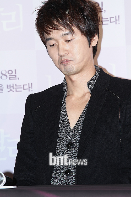 [포토] 기자간담회 도중 삐진 배우 이성재(?!) | bnt뉴스