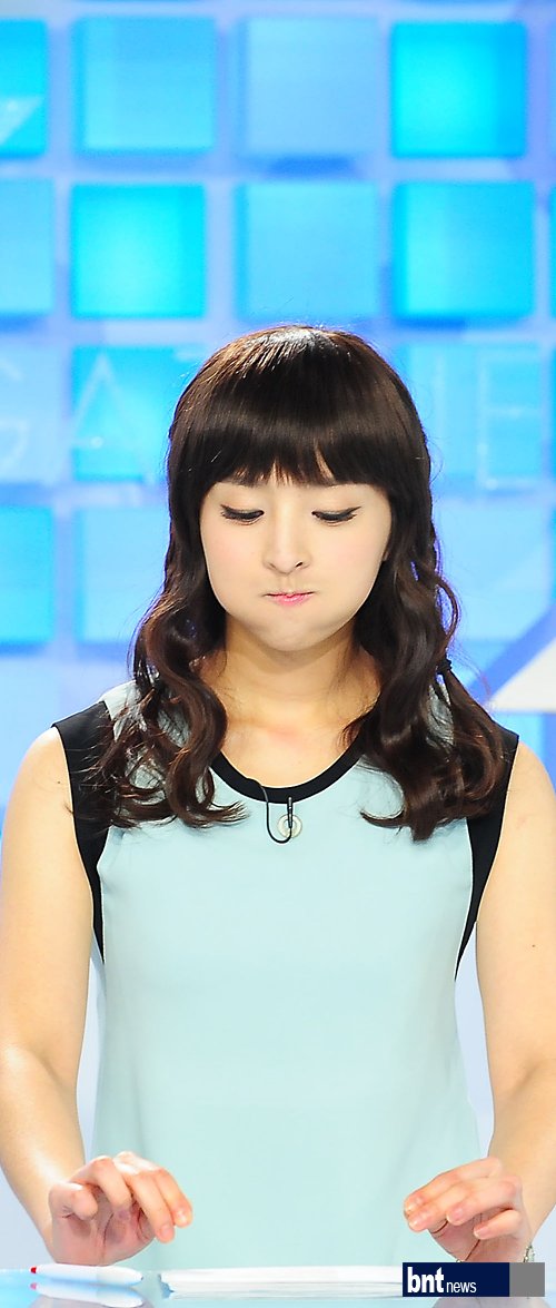 [bnt포토] 김효연 '아! 생방송은 어려워' | bnt뉴스