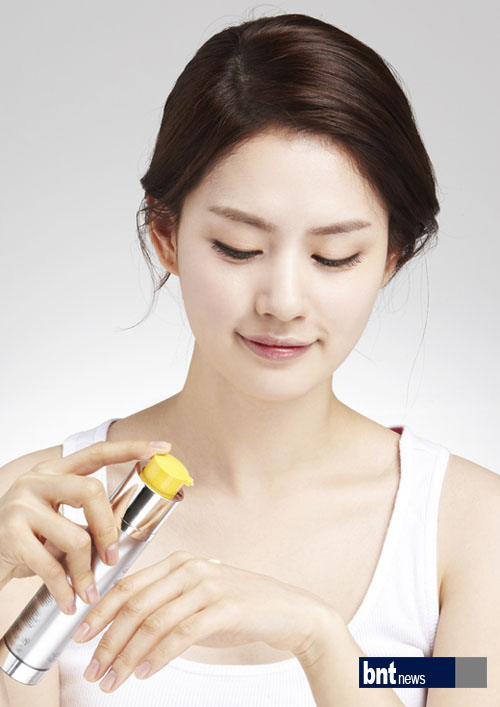흡수율 높이는, 기초 화장품 바르는 순서 | bnt뉴스 흡수율 높이는, 기초 화장품 바르는 순서 | Bnt뉴스