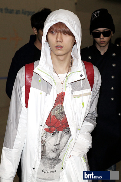 [bnt포토] 비스트 장현승, 그 남자의 화사한 공항패션 | bnt뉴스
