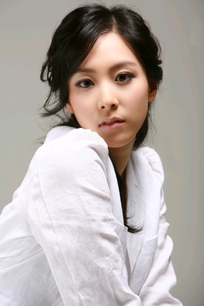 배우 김하은, 이재우와 한솥밥