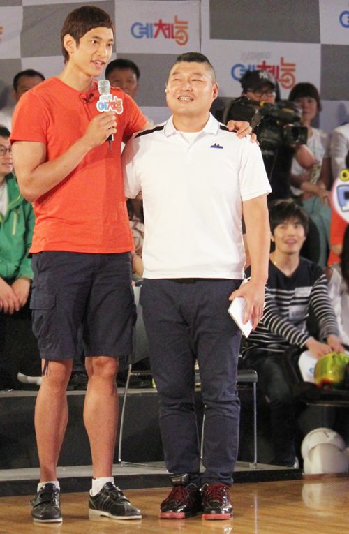 강호동 키 굴욕, 김요환 옆에 서니… 182Cm 꼬꼬마? | Bnt뉴스