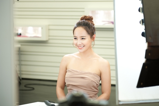 겟잇뷰티 유진 따라잡기! 추석 한복 헤어 스타일은? | bnt뉴스 겟잇뷰티 유진 따라잡기! 추석 한복 헤어 스타일은? | Bnt뉴스