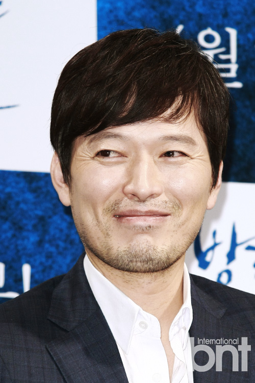 [bnt포토] 미소 짓는 정재영 '주름마저 섹시해' | bnt뉴스