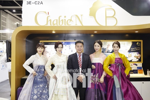 [bnt포토] 샤비엔, ‘2015 홍콩 코스모프로프’ 참가해 각국 바이어 눈길... - 뉴스 썸네일 이미지