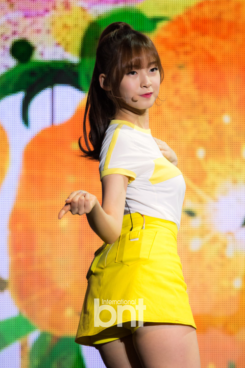 [bnt포토] 오마이걸 아린, 그녀의 성숙한 눈빛 '10대 맞아?' | bnt뉴스