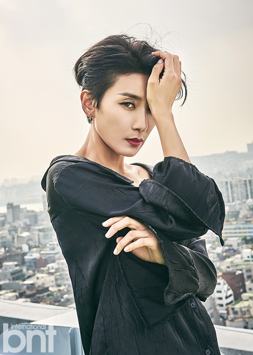 Bnt화보] 김서형 “여배우 기싸움 느껴본 적 없어, 내 것에 집중하느라 남들에게 관심 겨를 없다 | Bnt뉴스
