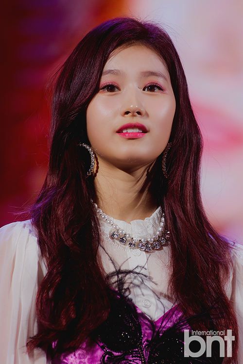 [bnt포토] 트와이스 사나 '이 예쁨 안 보고 그동안 어떻게 사나 못 사나' | bnt뉴스