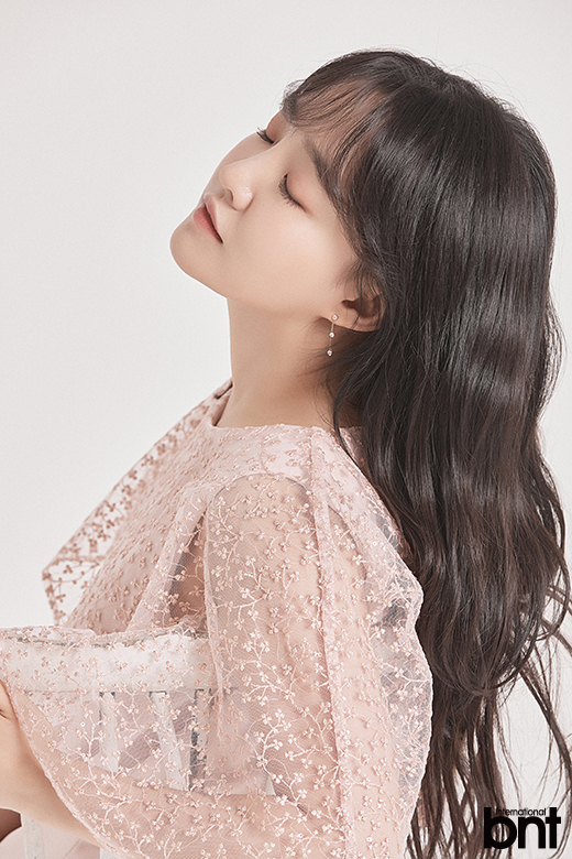 [bnt화보] 윤하 “노래방 인기차트에 늘 내 노래 있어 감사해, 쉽게 부를 수 있는 노래 ‘Home’ 추천” | bnt뉴스