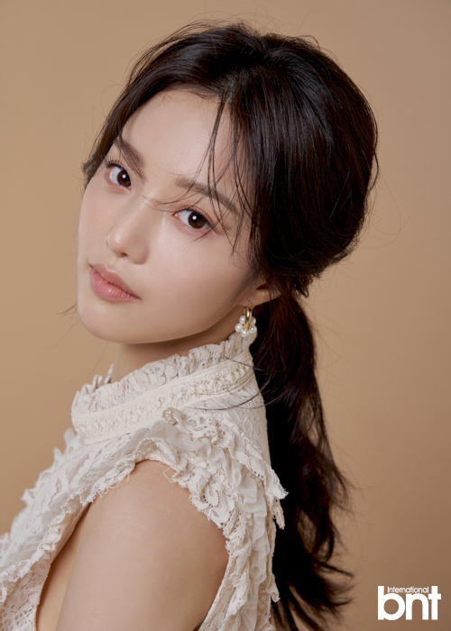 Bnt화보] 한소은 “'닮은꼴 부자', 눈은 김희선 하관은 한예슬 닮았다는 말 많이 들어” | Bnt뉴스