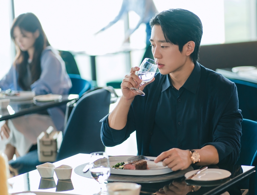 ‘<b>엄마친구아들</b>’ 미묘한 사각구도