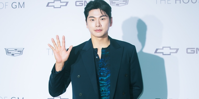 <b>이이경</b>, ‘<b>사채설</b>’ <b>해명</b> “친구 도우려다 빚 8,500만 원 생겨”