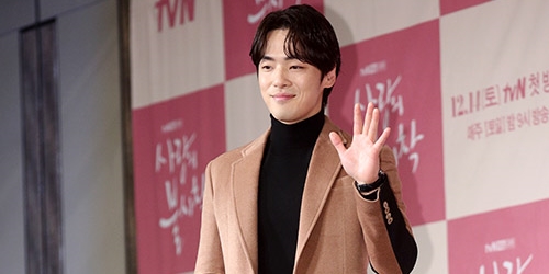 <b>김정현</b>, ‘KBS 연기대상’서 태도 논란 <b>사과</b>... “반성할 일 많아”