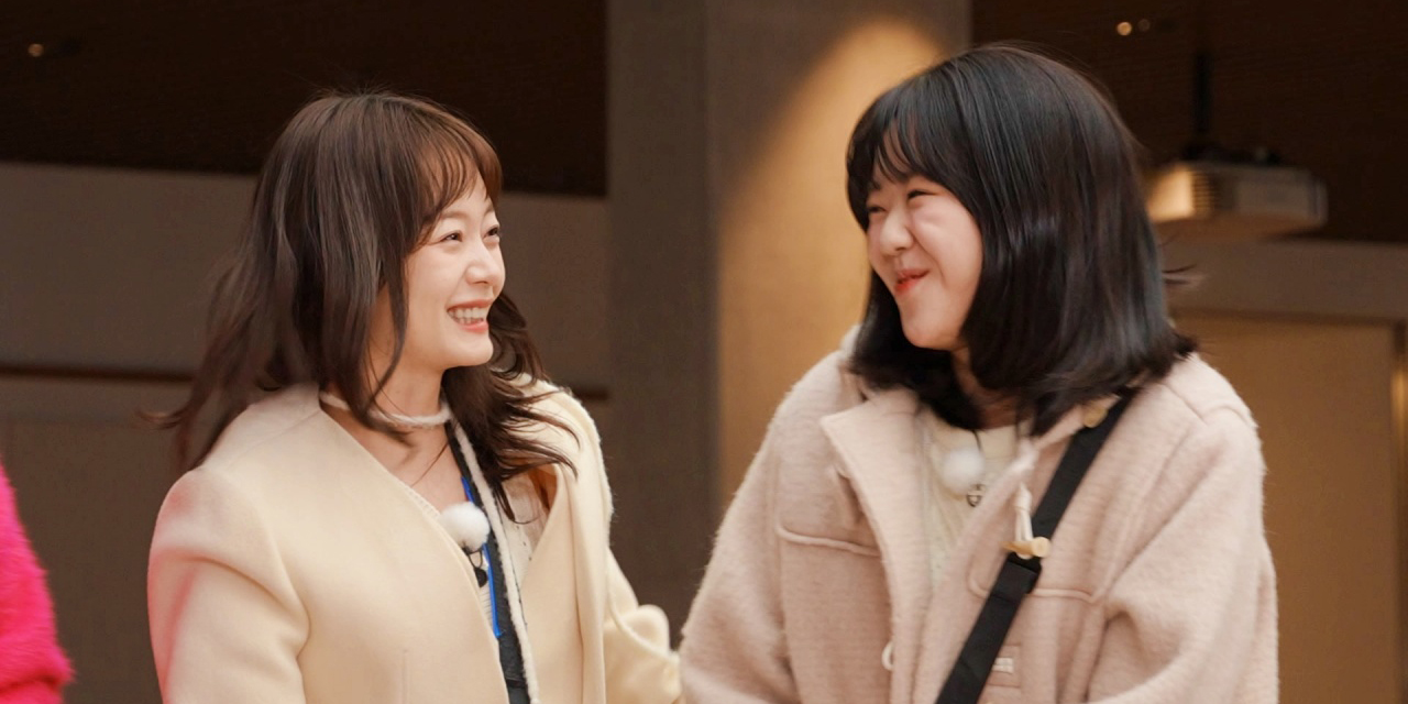 ‘<b>런닝맨</b>’ <b>전소민</b>, 1년만 <b>컴백</b>... 지예은과 보조개 인사