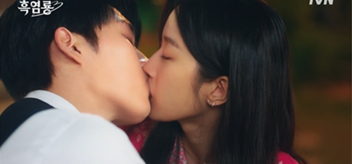 ‘<b>그놈은 흑염룡</b>’ 취중 첫<b>키스</b> 최고 6.2%