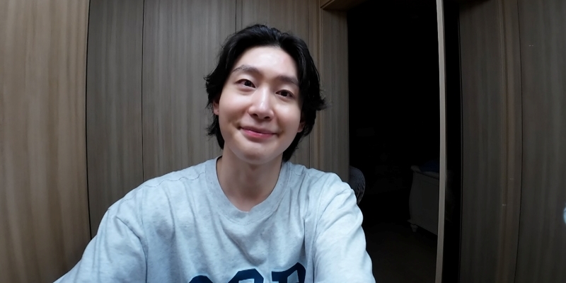 <b>김용빈</b>, 우유빛깔 <b>민낯</b> 공개 (<b>미스터트롯3</b> 갈라쇼)