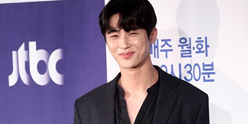 <b>변우석</b> 측 “‘<b>21세기 대군 부인</b>’ 하차 아냐”