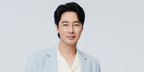 <b>조인성</b>, <b>어린이날</b> 맞아 보육원에 <b>운동화 선물</b>