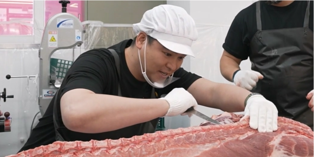‘<b>나혼산</b>’ <b>이장우</b>, 횡성서 발골·고기 해체 도전