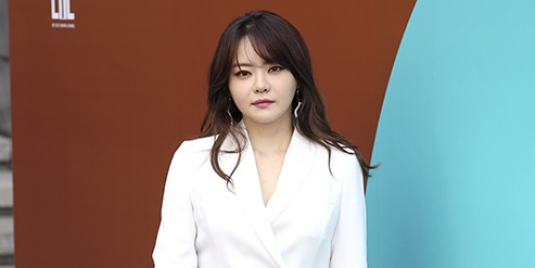 <b>서유리</b>, 논란의 19금 ‘<b>엑셀 방송</b>’ <b>하차</b>... “내 의사로 결정”
