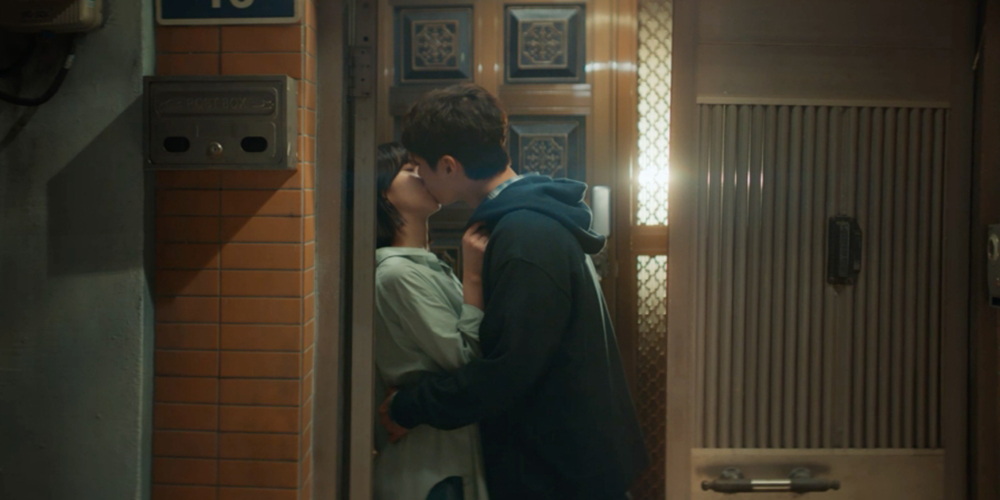 ‘<b>굿보이</b>’ 박보검<b>김소현</b>, 정적의 <b>키스</b> 엔딩...최고 6.4%