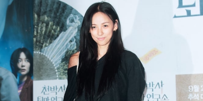 ‘시험관 거부 논란’ <b>이효리</b> “말 많이 하면 대가 따라… 항상 긴장”