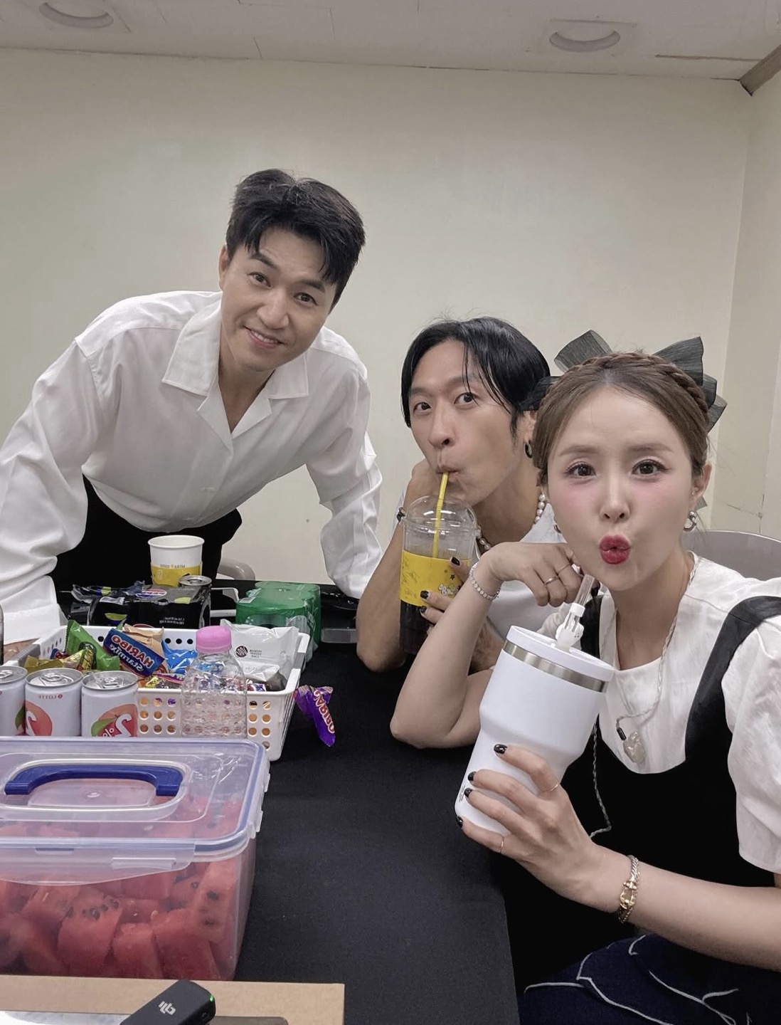 <b>신지</b>, <b>문원</b> 딸 <b>상속 논란</b>에 “정중히 사양”