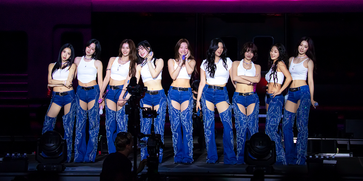 <b>트와이스</b>, ‘<b>롤라팔루자</b> 시카고’ 뜨거운 여름밤 장식!