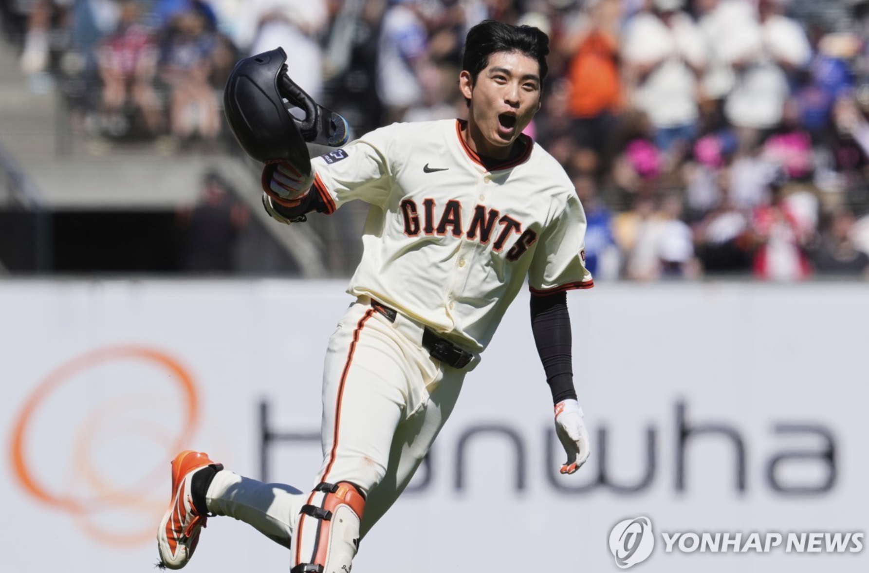 <b>이정후</b>, MLB 첫 <b>끝내기 안타</b>