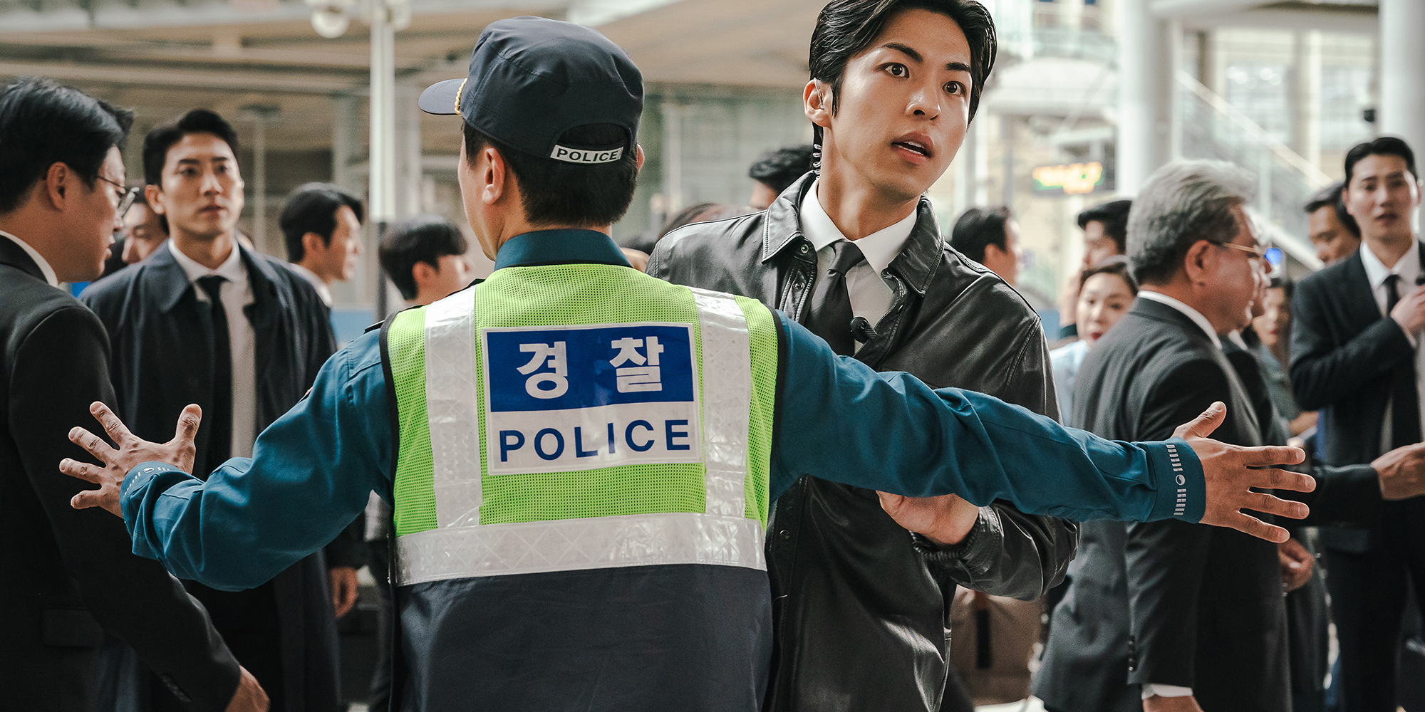 ‘<b>북극성</b>’ 주종혁, <b>전지현</b> 지킨다