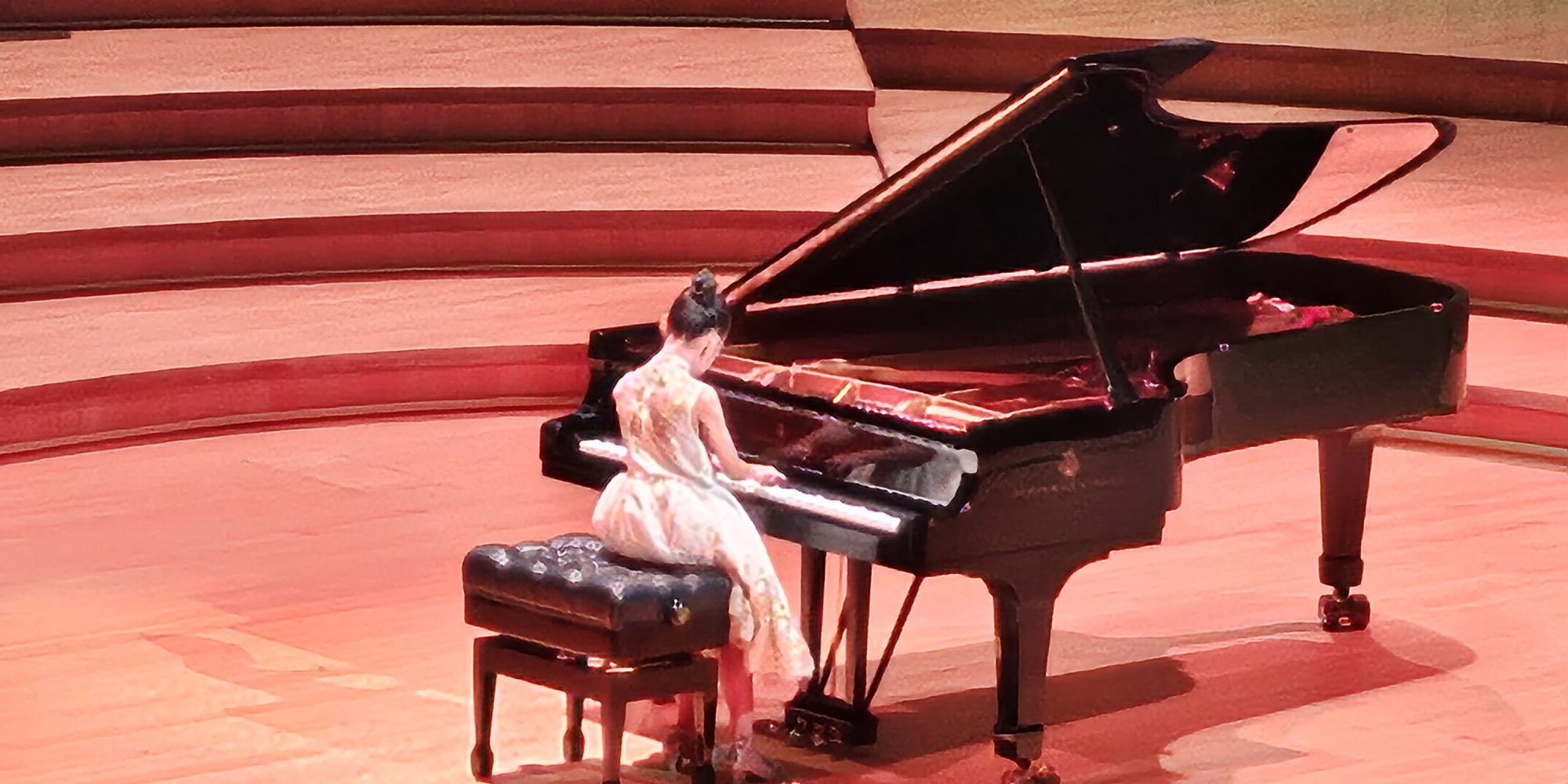 피아니스트 윤시아, 고비를 이겨내고 아름다운 선율을 전하다