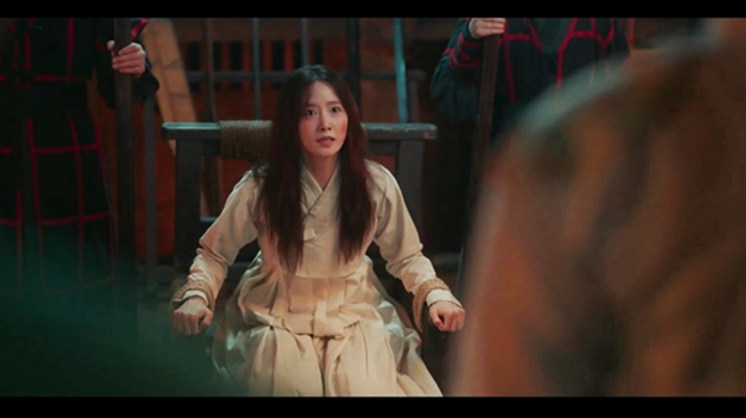 '폭군의셰프' <b>임윤아</b>, 체포되다