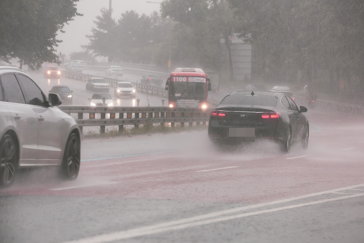 雨が降って曇りの天気です…ソウルは最大28度遅れています [오늘날씨]