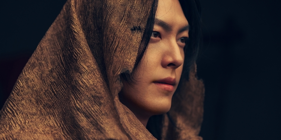 <b>김우빈</b>, 램프의 정령 ‘지니’ 변신 (<b>다 이루어질지니</b>)
