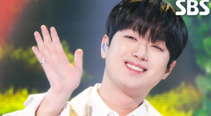 이찬원, '<b>인기가요</b>' 1위