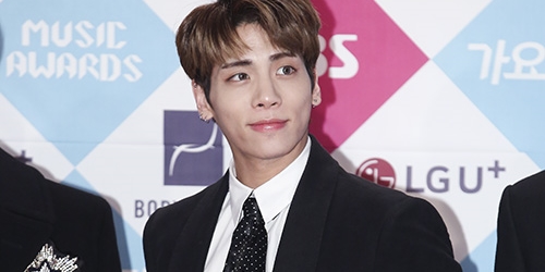 <b>샤이니</b> 민호, 故 <b>종현</b> 8주기 추모 “늘 형을 사랑해”