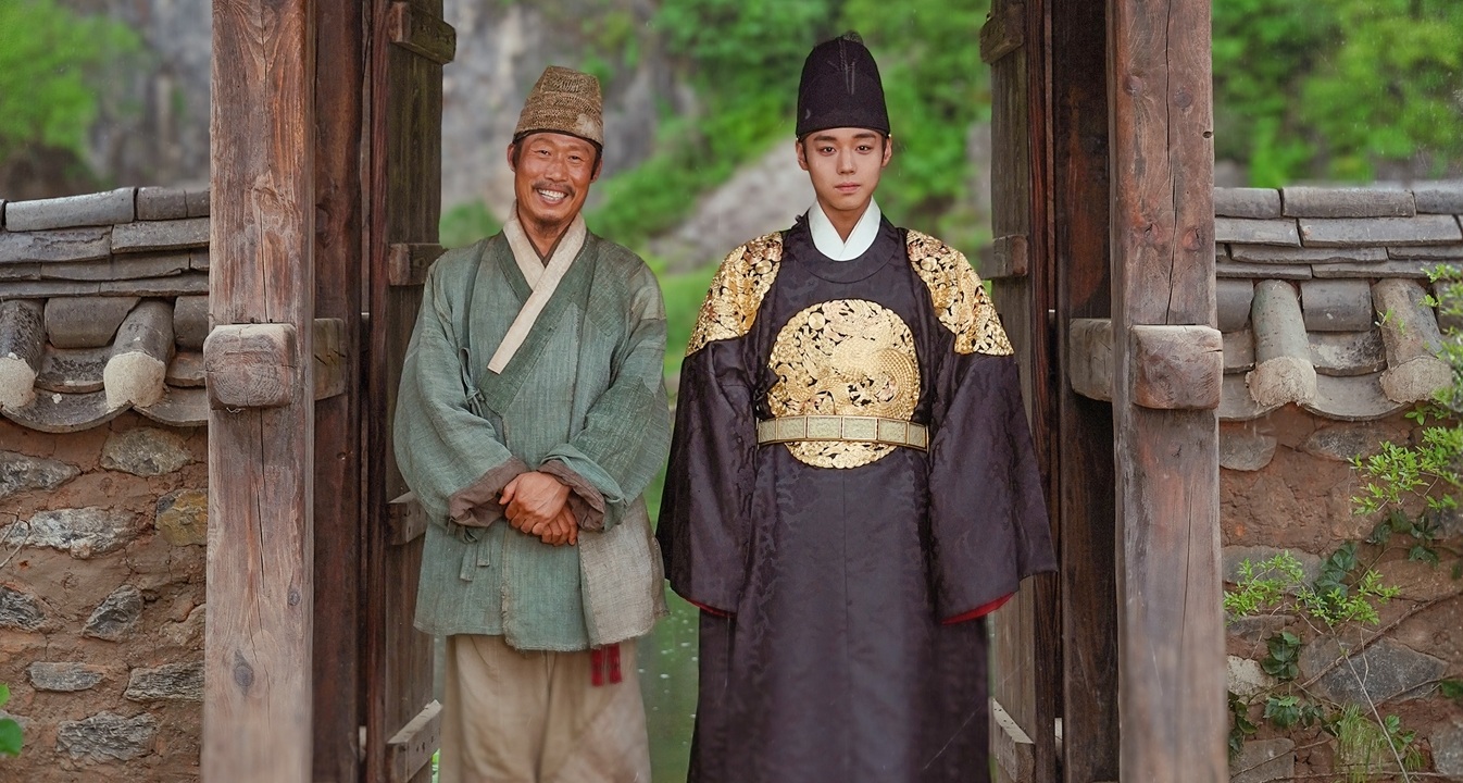 왕과 사는 남자 유해진 박지훈 함께한 영화 장면