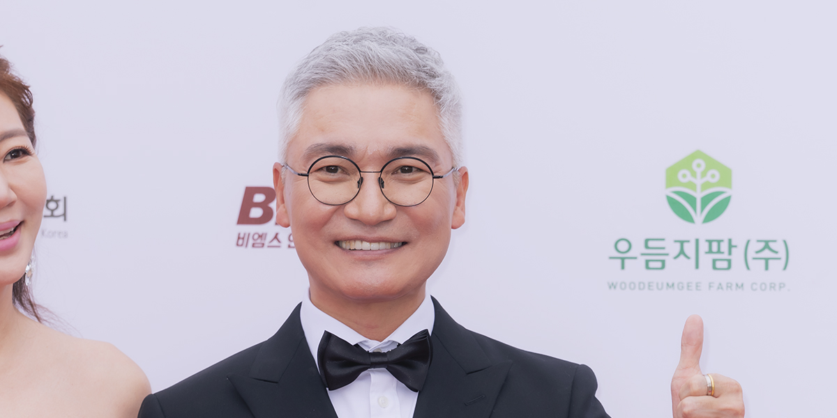 배우 조재윤 활동 사진