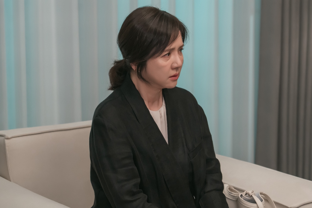 ‘<b>가족관계증명서</b>’ 한고은·임지은 충돌