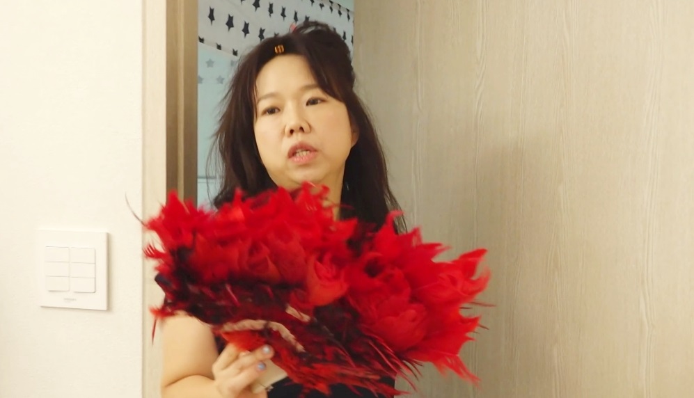 ‘<b>놀면뭐하니</b>?’ 홍현희, 유재석에 부채맛