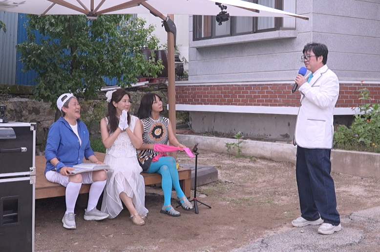 '같이삽시다' 황신혜, <b>이상우</b>와 싱글즈 변신