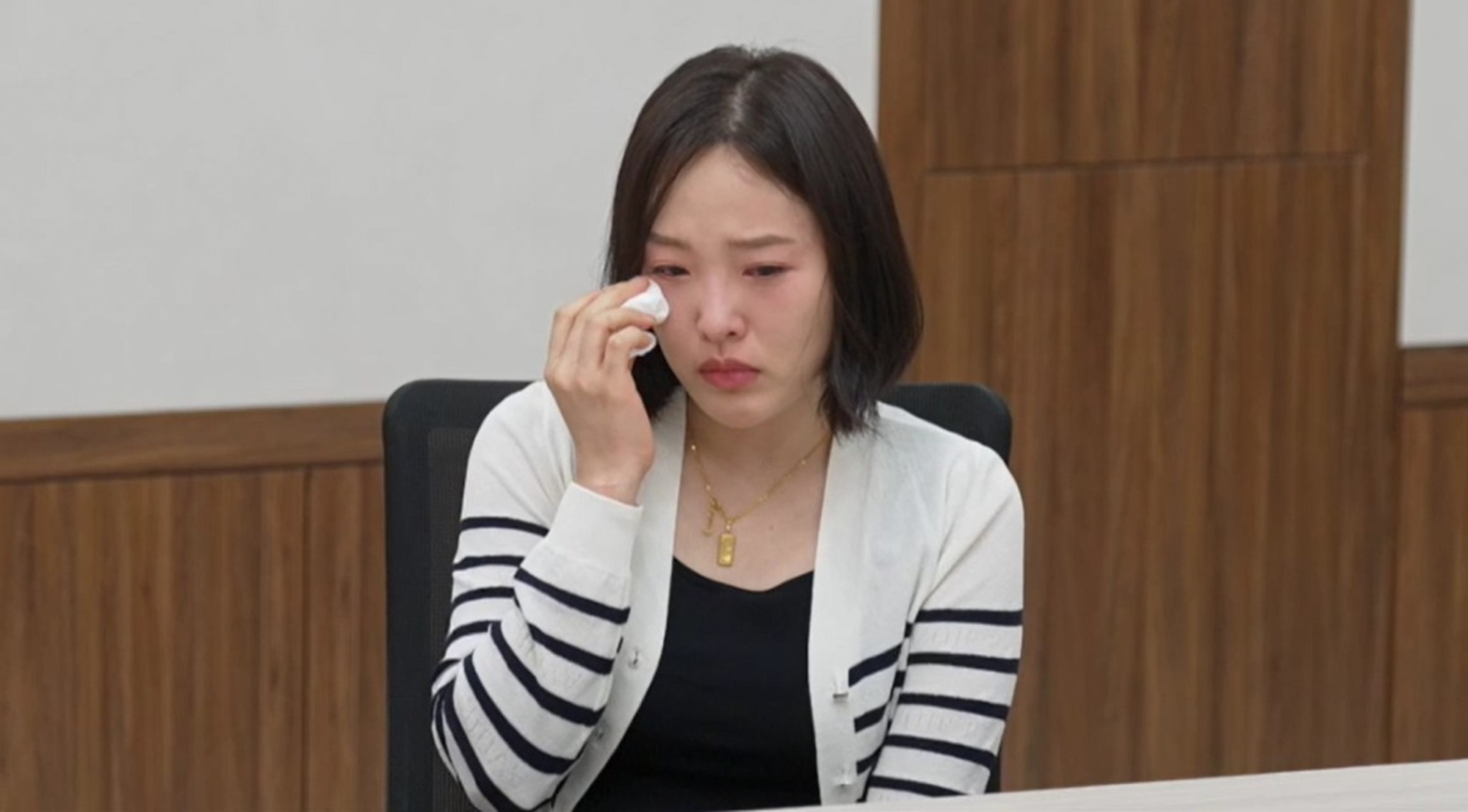 ‘이혼숙려캠프’ <b>자극부부</b> 몸싸움