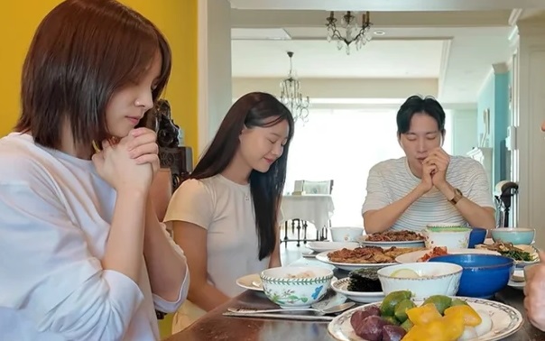 "기괴하다"…박위·<b>송지은</b>·<b>윤소희</b> 영상에 '발칵'