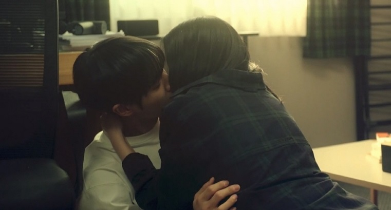 ‘<b>연애박사</b>’ <b>추영우</b>·<b>김소현</b> 입맞춤